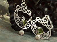 Sterling Silver Earrings with Peridot & Pearl